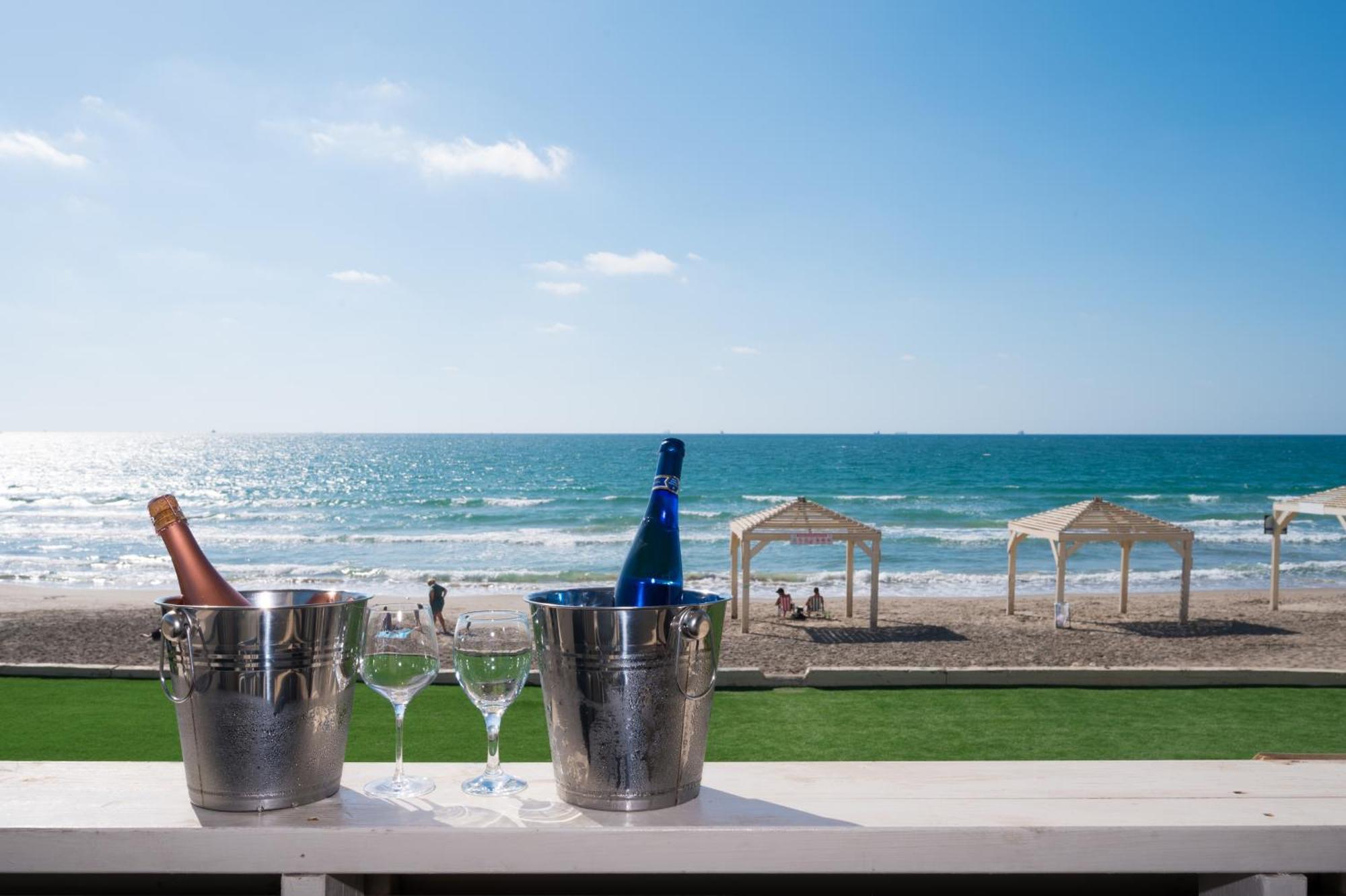 מבנים בים 77 Suites At Sea Haifa Eksteriør billede
